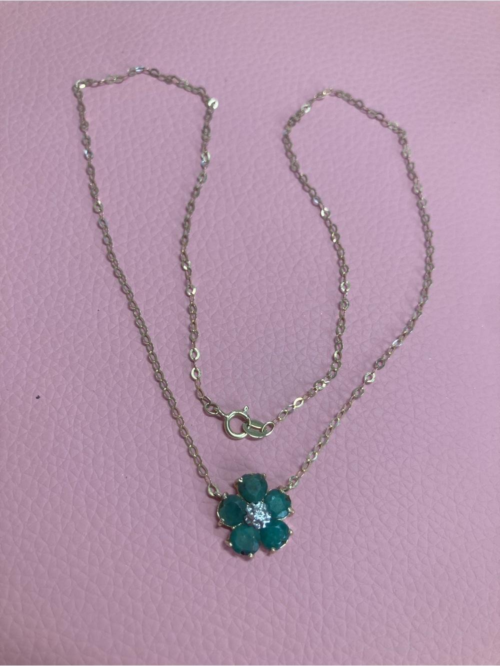 ⨠Vintage 14K Gold Natural Emerald & Diamond Flower Necklace āØ